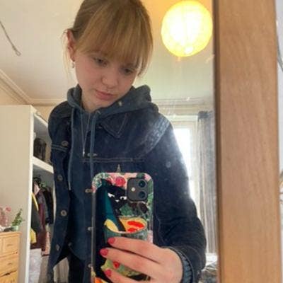 Room wanted in all female house ! Main Photo