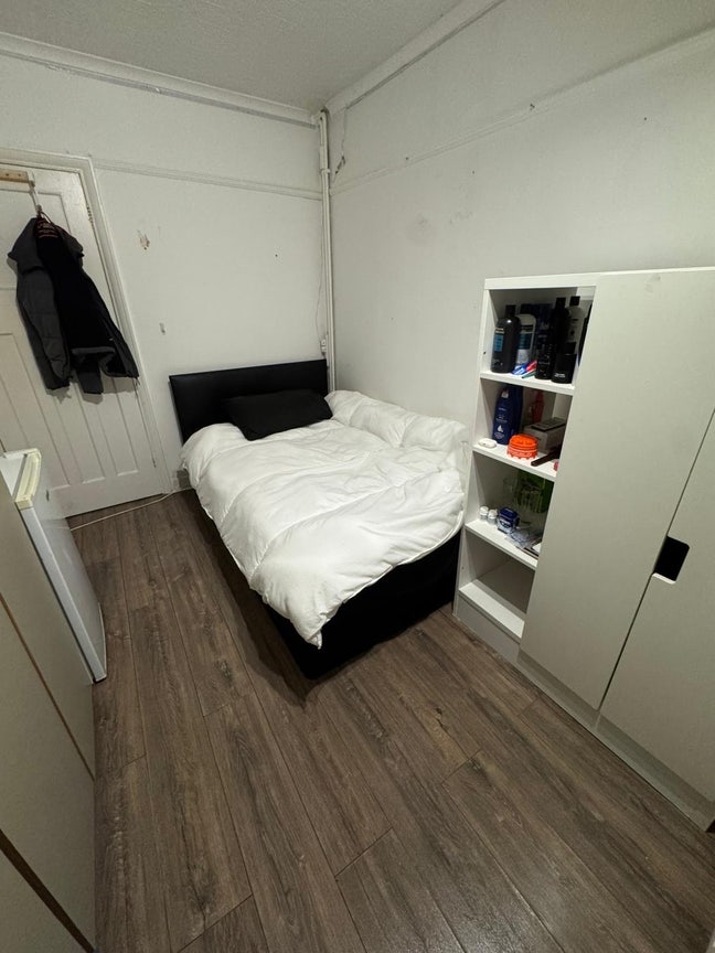 Single room for a girl  Main Photo