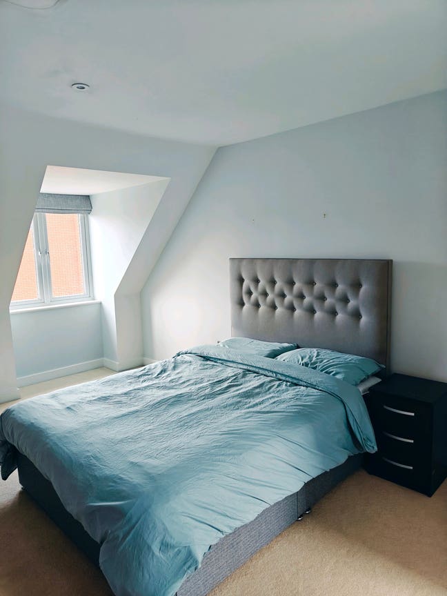 Large Ensuite Doubles w/ all bills and parking inc Main Photo