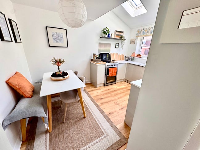 Quiet Private Annexe for Contractors & Professiona Main Photo