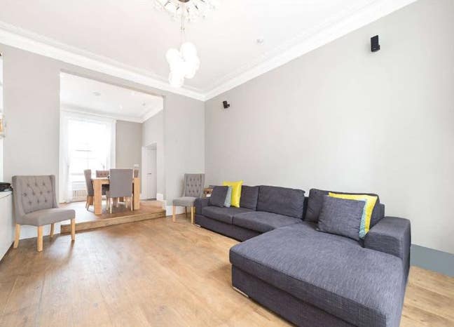 🤗High Ceiling flat near Nottinghill Main Photo