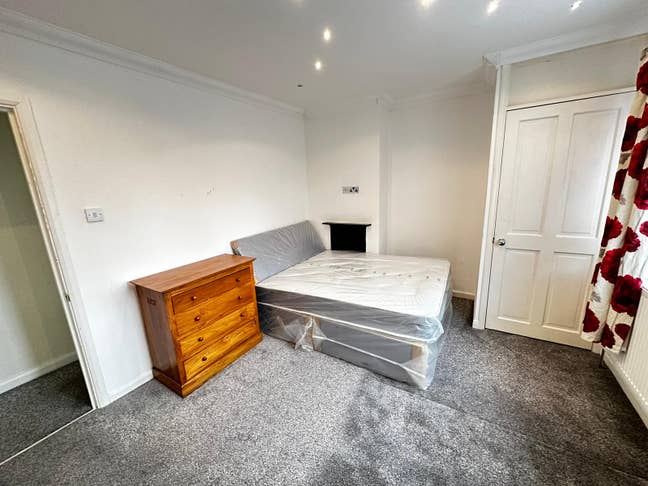 Double Room in Lovely House SE3 9QH Main Photo