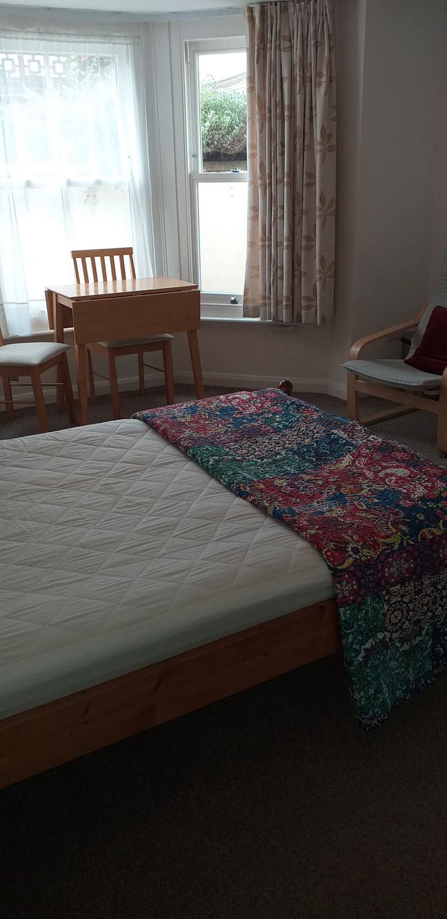 Student double room available until end of June 20 Main Photo
