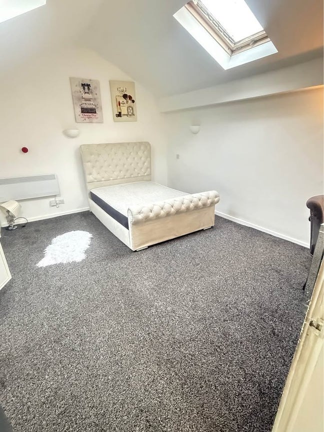 1-bed flat available in BL1 Main Photo