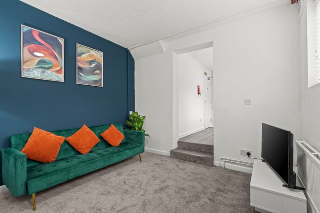 Modern One Bedroom Apartment  All Bill Included Main Photo