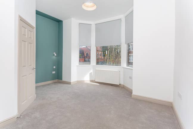 3 Bed Flat SWINTON, M27 Main Photo