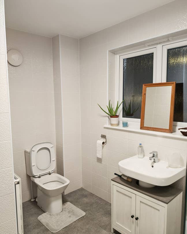 One double room available for sharing  Main Photo