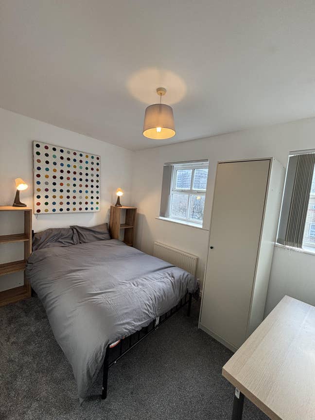 House w/ Garden & Canary Wharf Views | 3m to DLR Main Photo