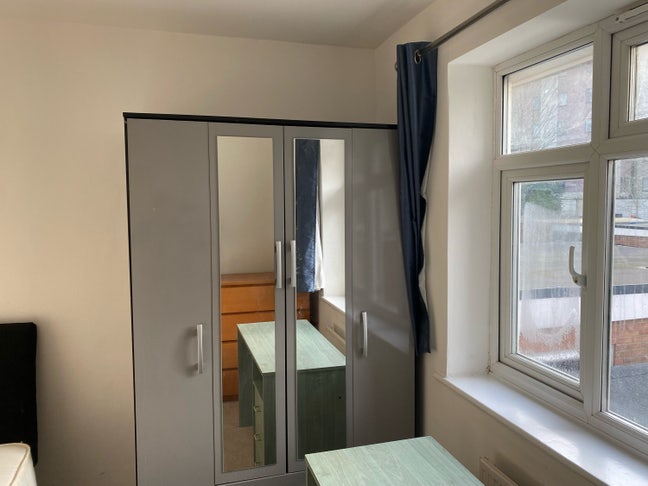 House share in Northgate Crawley Main Photo