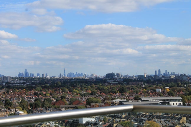 Incredible 12th Floor 1 Bed Chiswick Flat Main Photo