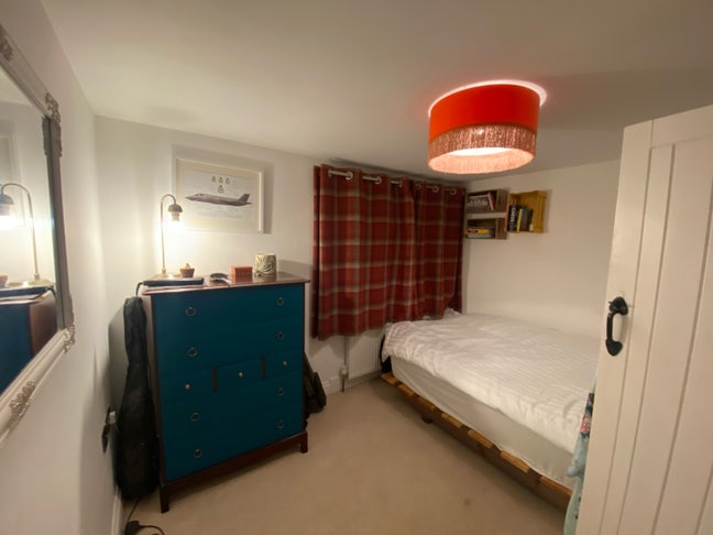 Room to let on short term basis Main Photo