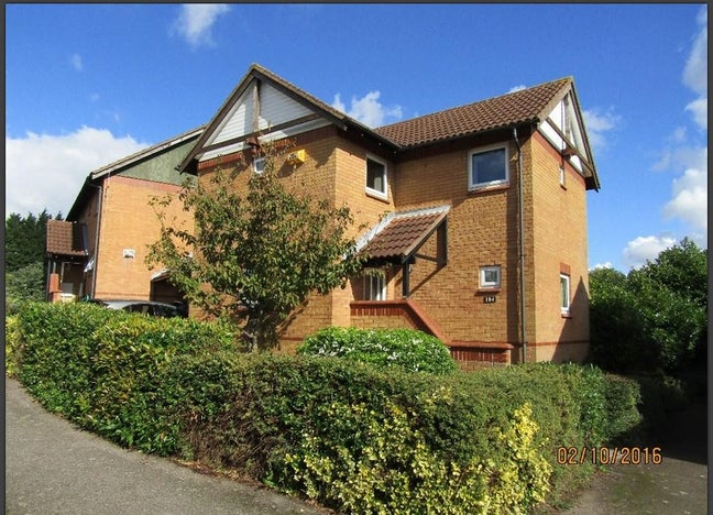 Housemate wanted for 2 bedroom detached house  Main Photo