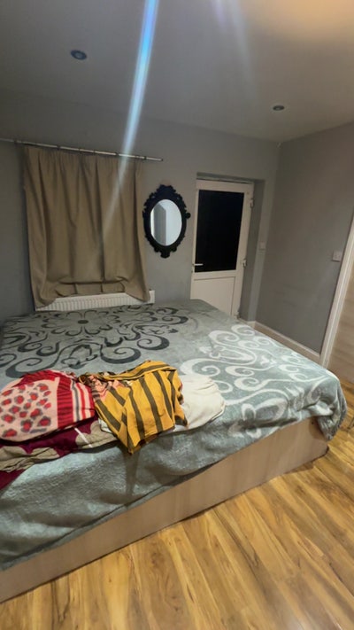 Double bedroom Main Photo