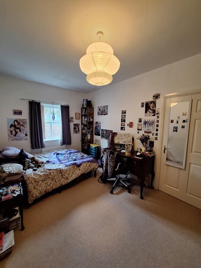 Double room with bathroom to rent in Victoria Park Main Photo