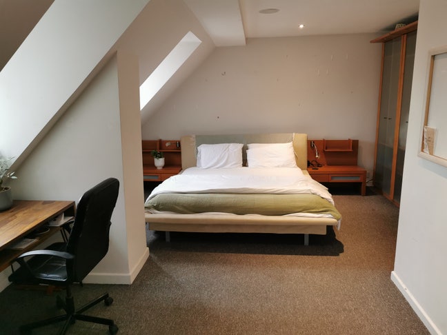 West Hampstead - Large ensuite room.  Main Photo