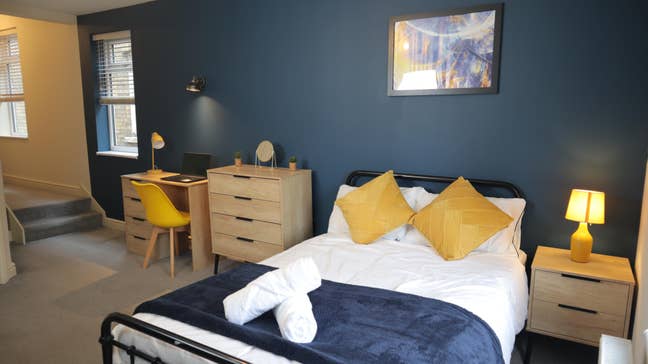 Quiet Dogsthorpe Studio | Bills Inc. Main Photo