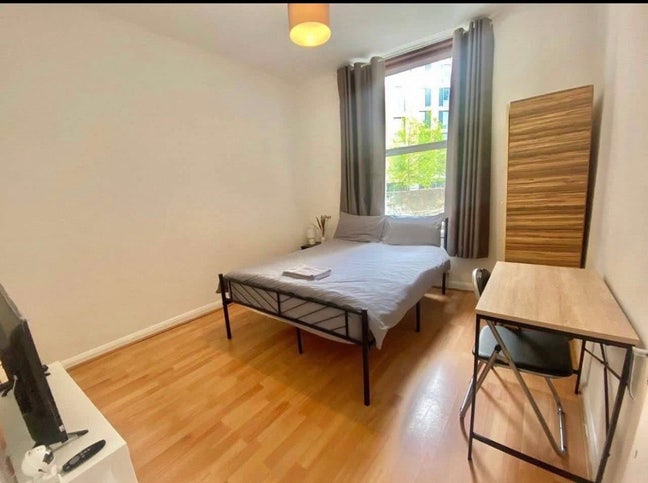 Full Flat Available Now! Main Photo