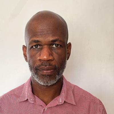 I am a professional male aged 55. I am lookin... Main Photo