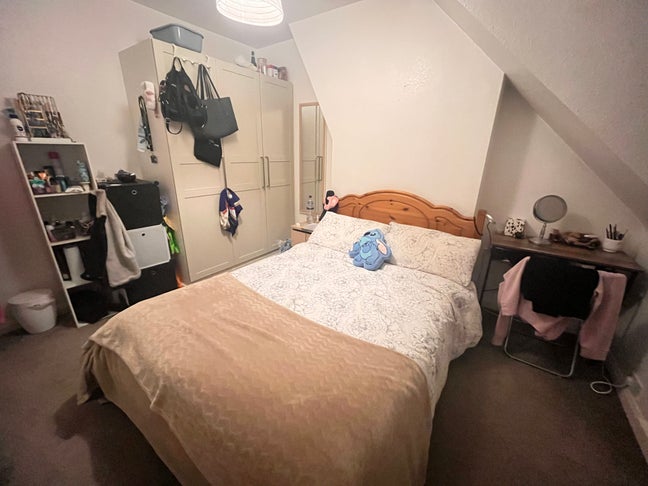 Double cheap room available in Greenwich Main Photo