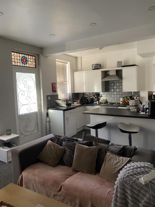 Lovely room in Burley to rent  Main Photo