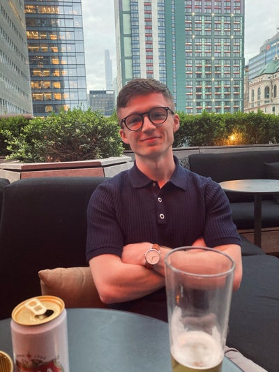 25 Year Old Young Professional 2 Week Stay Main Photo