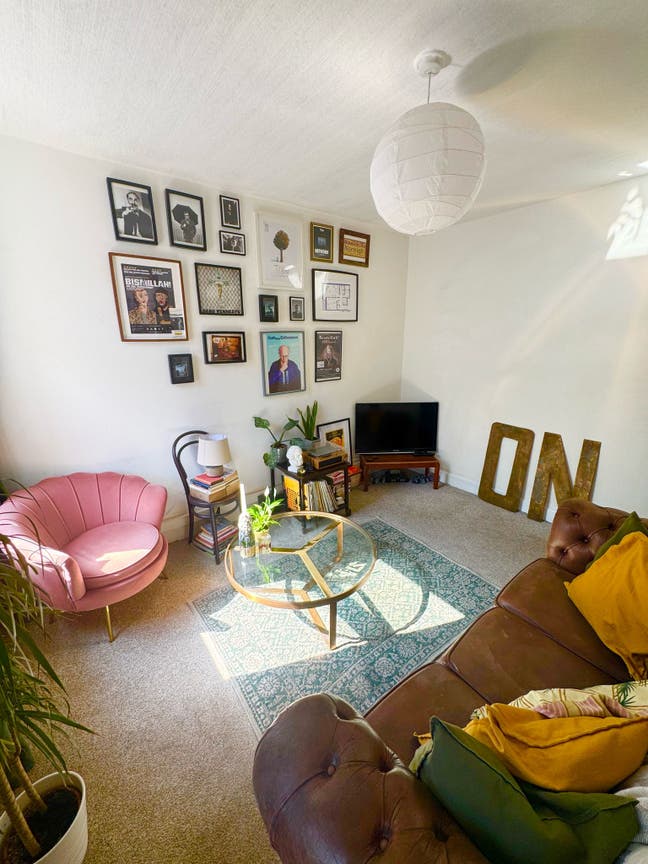 Short term let in a creative home - March to June  Main Photo