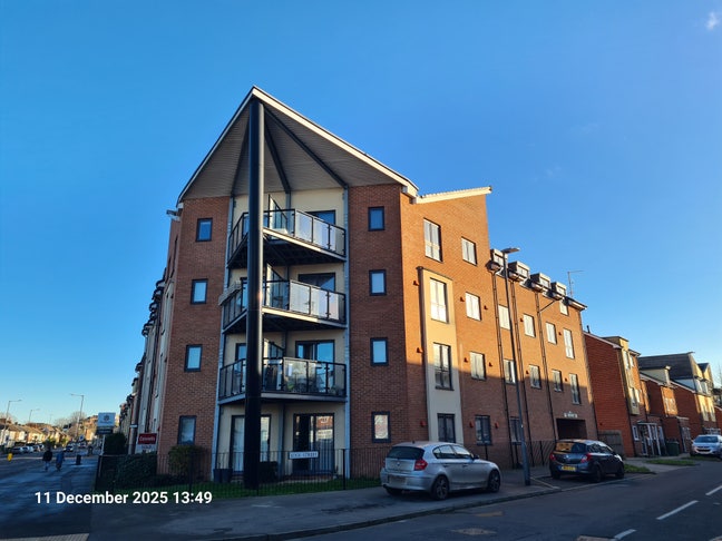 Modern 2 Bedroom Flat in Aylesbury Main Photo