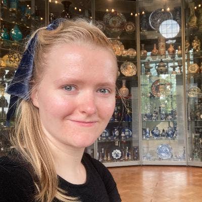 Friendly professional seeks a Central London room Main Photo