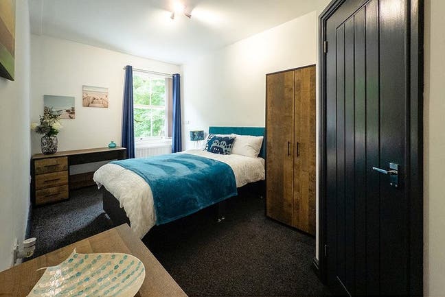 Going Fast Don't Miss Out 🌟Biggest Rooms in ST4🌟 Main Photo