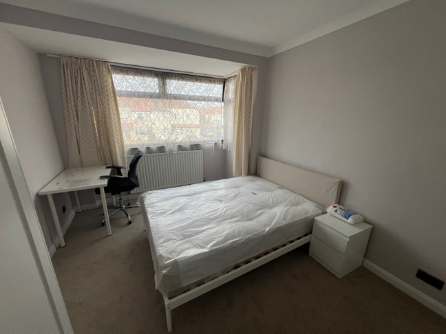 New Refurbished Rooms in New Malden Main Photo