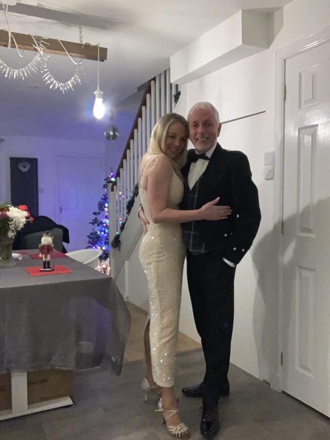 Professional couple seeks double room Main Photo