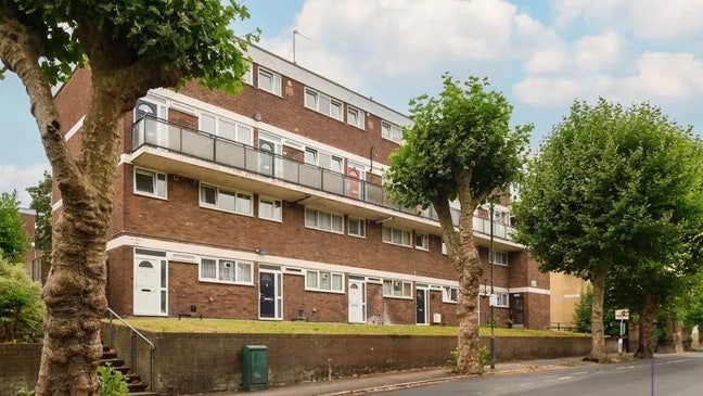 2 Double room and 01 single room Available now  Main Photo