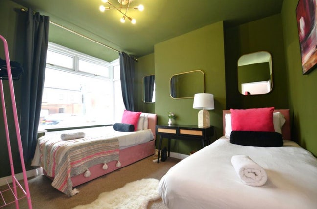 Whole Property for Rent – Cromwell Road, Salford Main Photo
