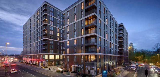 🔥 1 Amazing en-suite double bed room in Staines  Main Photo