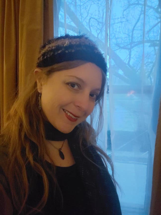 Professional Female seeks a double room Main Photo