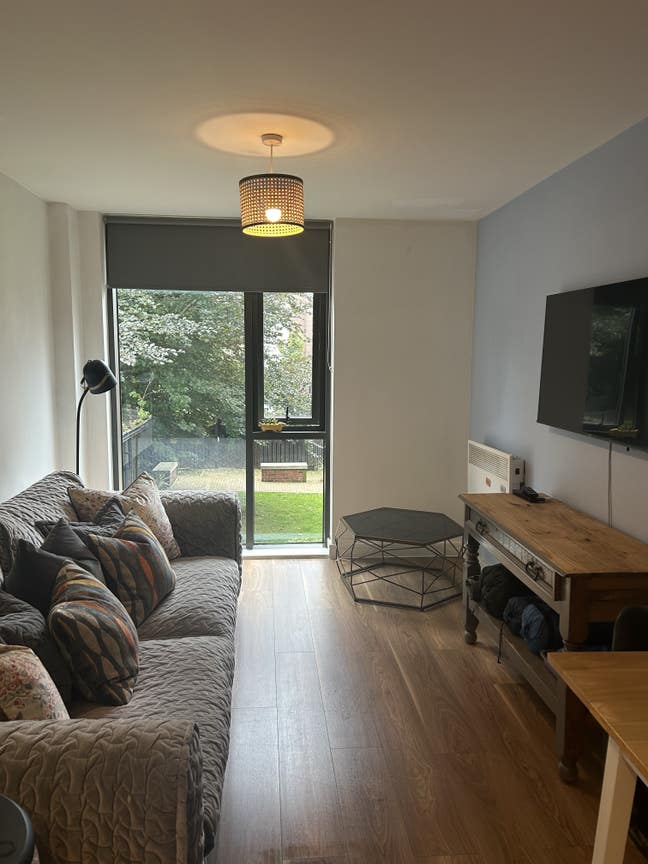 1 bed furnished apartment  Main Photo