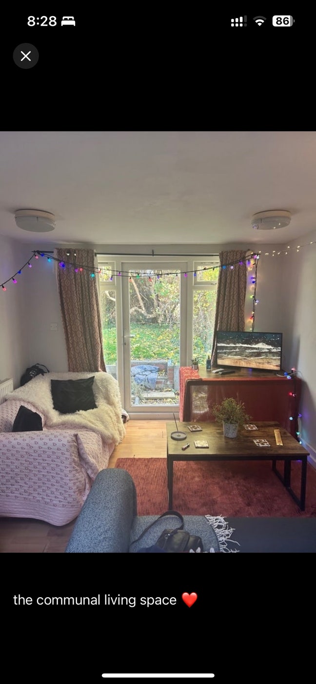Lovely room available in friendly houseshare 🌅 Main Photo