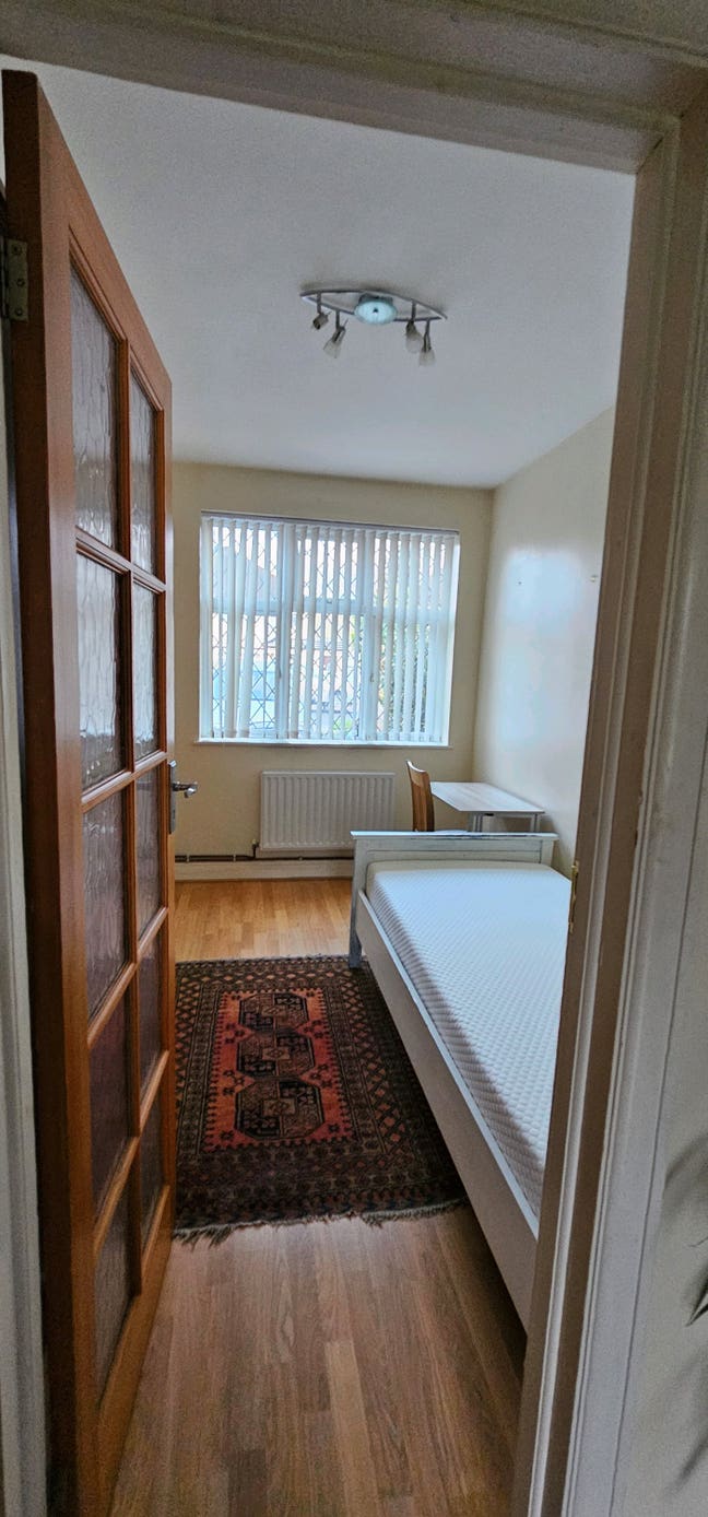 A Single Room Main Photo