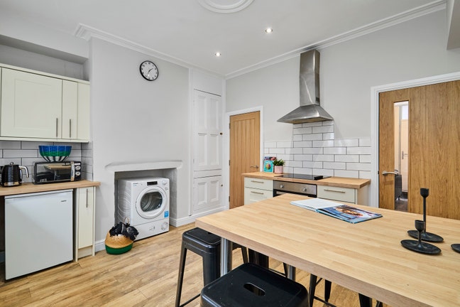 Luxury Long Term Ensuited Rooms  Main Photo