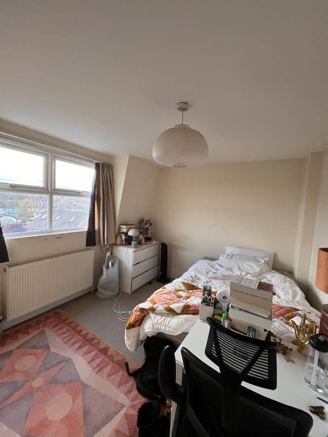 Double room in clean, cosy Earlsfield houseshare Main Photo