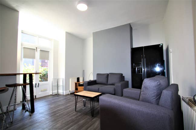 🏡 Professionals– Withington(YEW267-4) *NHS* Main Photo