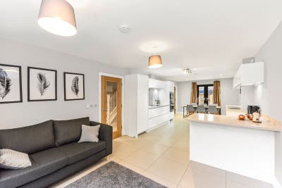 Ultra Lux town house nr. Ealing Broadway Main Photo