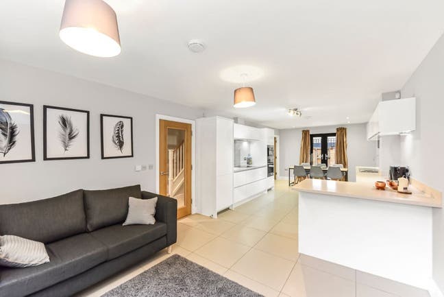 Ultra Lux town house nr. Ealing Broadway Main Photo
