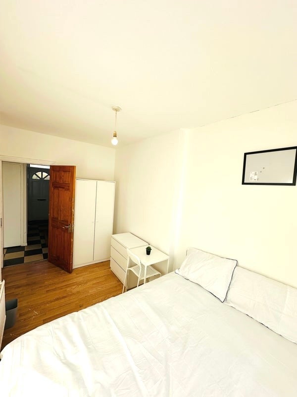 🏡 Two Double Rooms in Central Shadwell  Main Photo