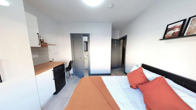 En-suite room near Elizabeth line Southall, Ealing Main Photo