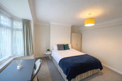 Professional rooms - Netflix Inc Main Photo