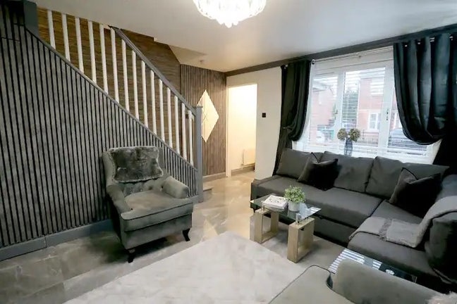 Gorgeous double bed Room for rent near MCR Main Photo