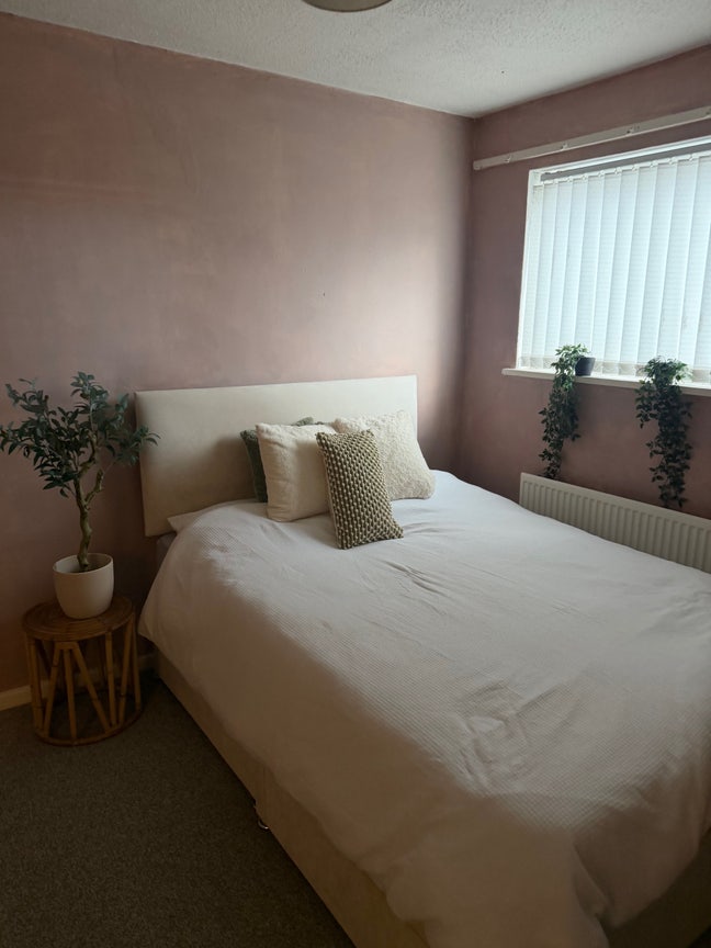 Room + Home Office to Rent – Quiet Area Main Photo