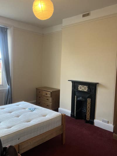 Large furnished room with parking available Main Photo