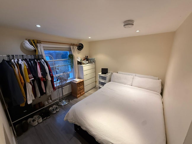 Bright double, friendly house off Northcote Road Main Photo